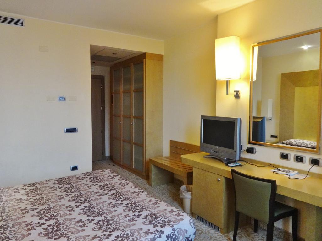 Tiffany Milano Hotel 4*