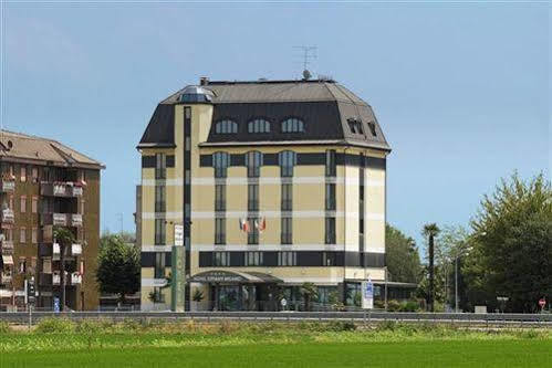 Tiffany Milano Hotel 4*